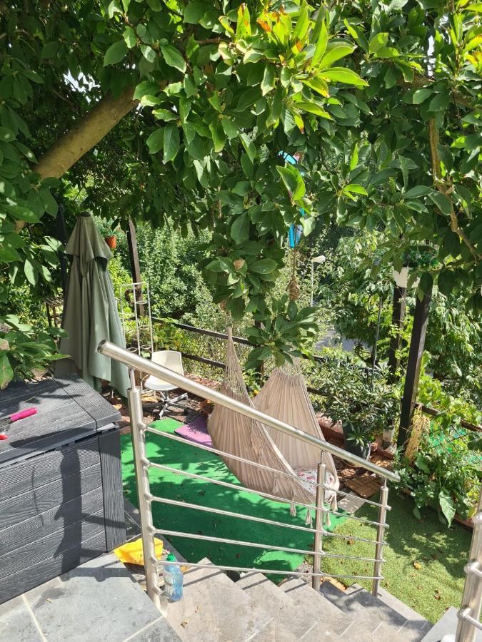 Cozy With A Beautiful Garden View Séjour chez l'habitant *